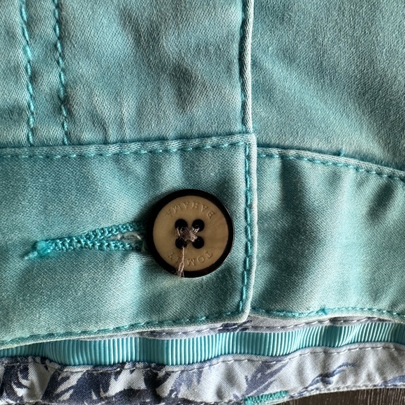 Tommy Bahama Shorts - Picture 2 of 4